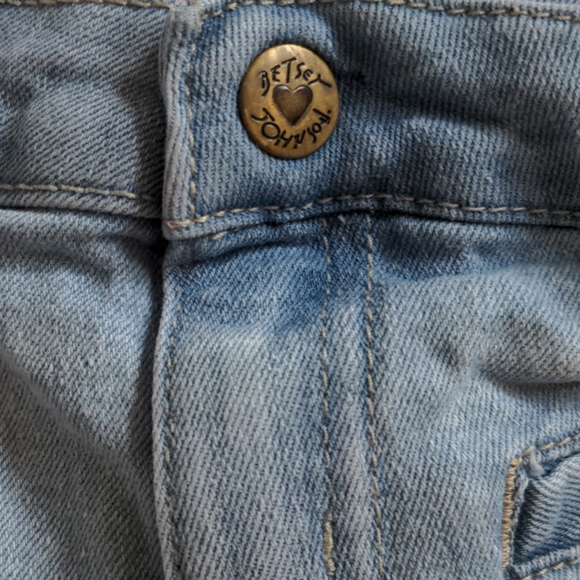 Betsy Johnson Distressed Flower Denim Shorts - Picture 4 of 11